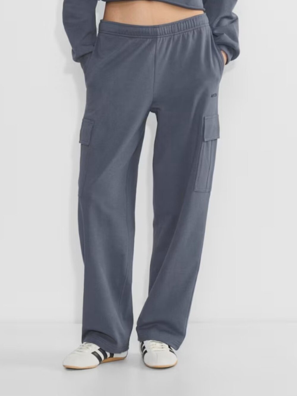 Aritzia TNA Cargo Sweatpants